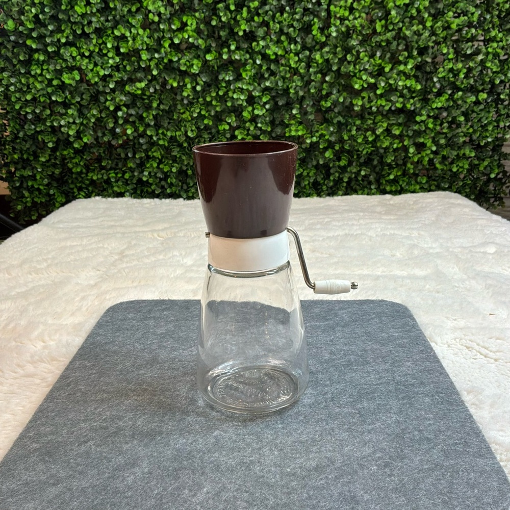 Vintage Federal Housewares Glass Nut Chopper Brown Grandma’s Kitchen Retro 70s